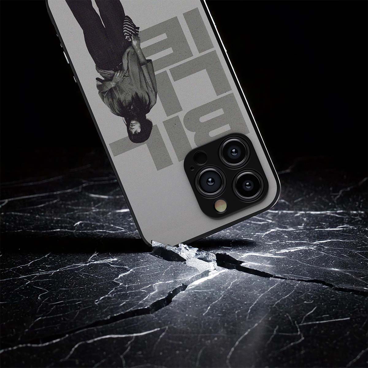 Billie Eilish 03 Metal/Glass Hybrid Case