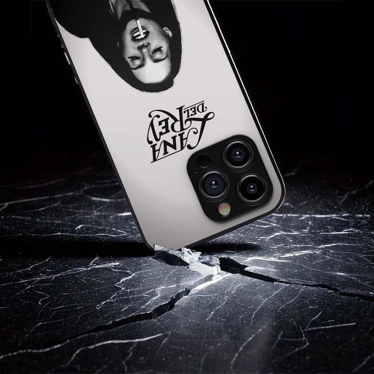 Lana Del Rey 1 Metal/Glass Hybrid Case